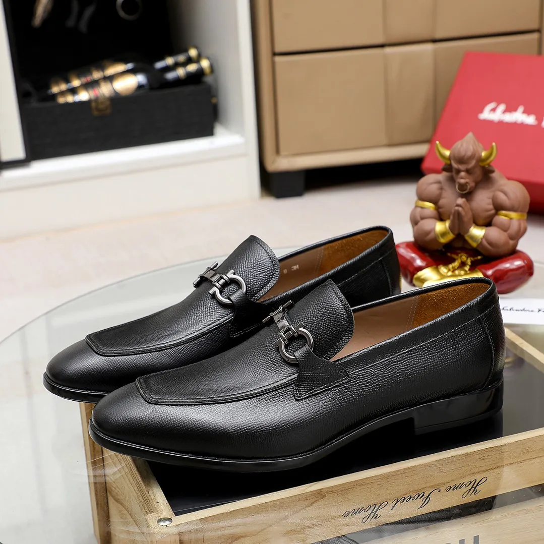 Men's shoes 💰600 🕷🕷🐂【Ferragamo】 Popular fashion casual shoes🇨🇳Official website counter 1:1 production, original mold opening💯Good quality can be seen, imported high-end first-layer pebbled calfskin, water-dyed🐂leather lining🌿very clear texture, high-quality waterproof, non-slip and wear-resistant outsole🎋high quality and low price, truly handmade🍓, 5 colors available! Code number 38-44 (45. To be customized)